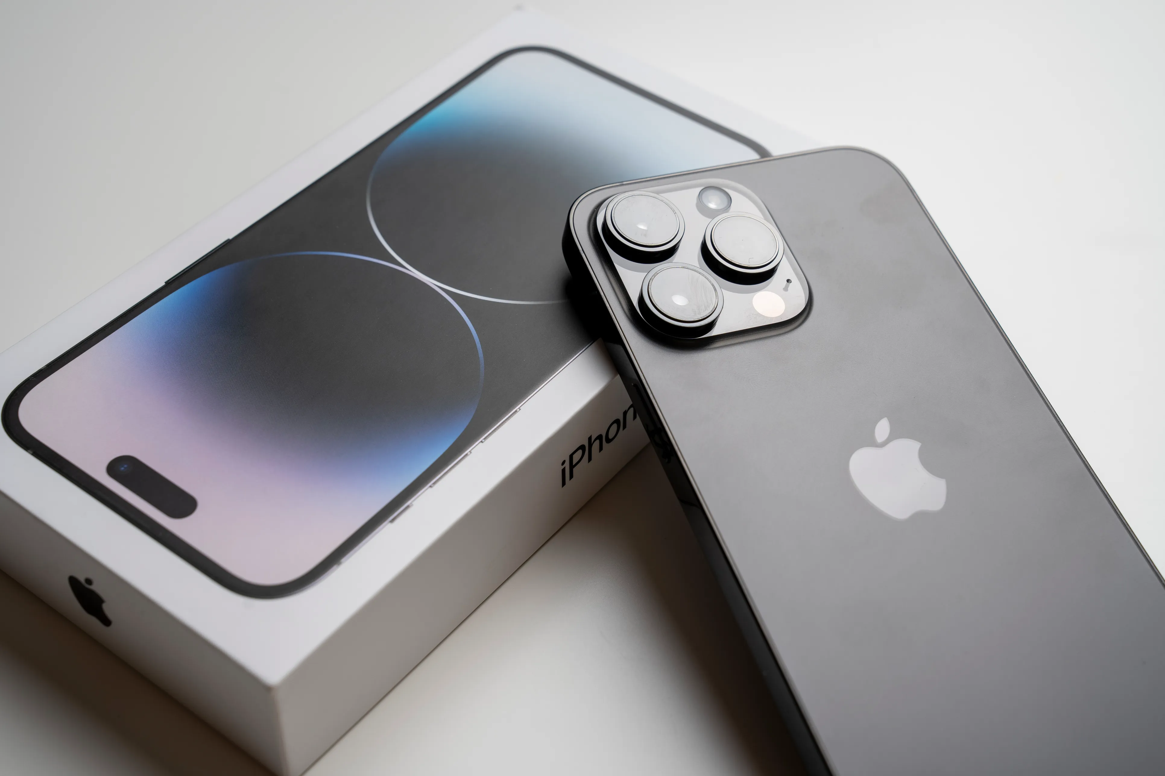 Apple iPhone 16e